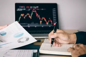 Dezenflasyon Döneminde Sektörlerin Yeni Rotası: Gıda ve İletişimde Marj Savaşı