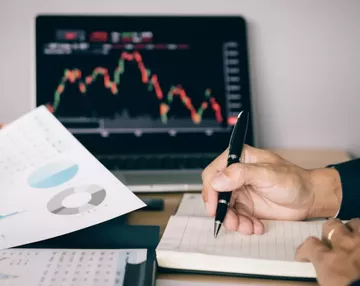 Dezenflasyon Döneminde Sektörlerin Yeni Rotası: Gıda ve İletişimde Marj Savaşı