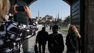 Türkiye'ye Gelen Turist Sayısı Mart Ayında Geriledi