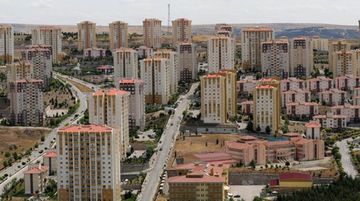 Konut Kredi Faizleri Neden Hala Düşmüyor?