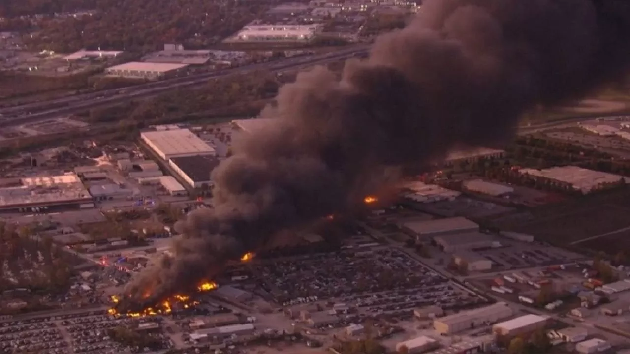 ABD’de Kargo Uçağı Düştü: 340 Km Hızla Binalara Çarptı