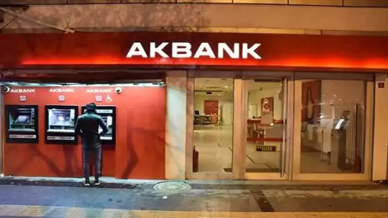 Akbank, 222 Milyon TL’lik Takipteki Alacağını Sattı