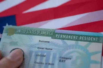 ABD, 75 Ülke Vatandaşına Green Card Başvurularını Durdurdu