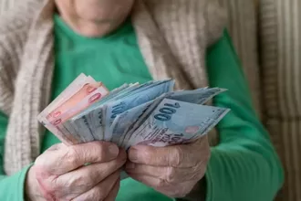 Yaşlı ve Engelli Aylıkları Hesaplara Yatırılmaya Başlandı