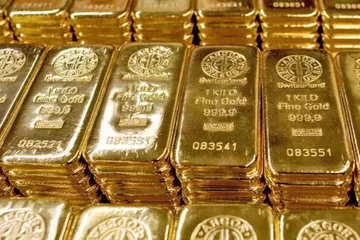 Altın Fiyatları Doların Etkisiyle Geriledi: Aylık Getiri Devam Ediyor