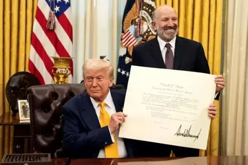 Trump’tan Göçmenlikte Yeni Adım: “Altın Kart” Geliyor!