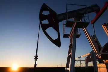 Petrol Fiyatları Düşüşün Ardından Denge Arayışında