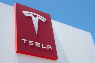Tesla'dan Otonom Sürüşe Abonelik Şartı