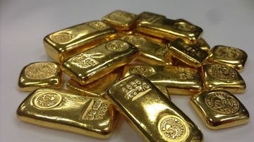 Altın Haftanın Son İşlem Gününe Gerileyerek Başladı