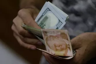 Dolar/TL İlk Kez 43 Lirayı Aştı: Tarihi Zirve Görüldü