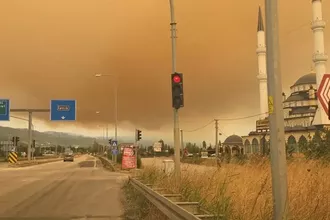 Bursa İznik’te Büyük Orman Yangını! Dumanlar Kilometrelerce Uzakta Görüldü