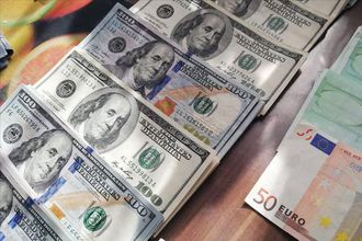 Dolar ve Eurodan Yeni Rekor