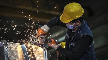 Sanayi Üretimi Temmuz’da Aylık Bazda Yüzde 1,8 Geriledi