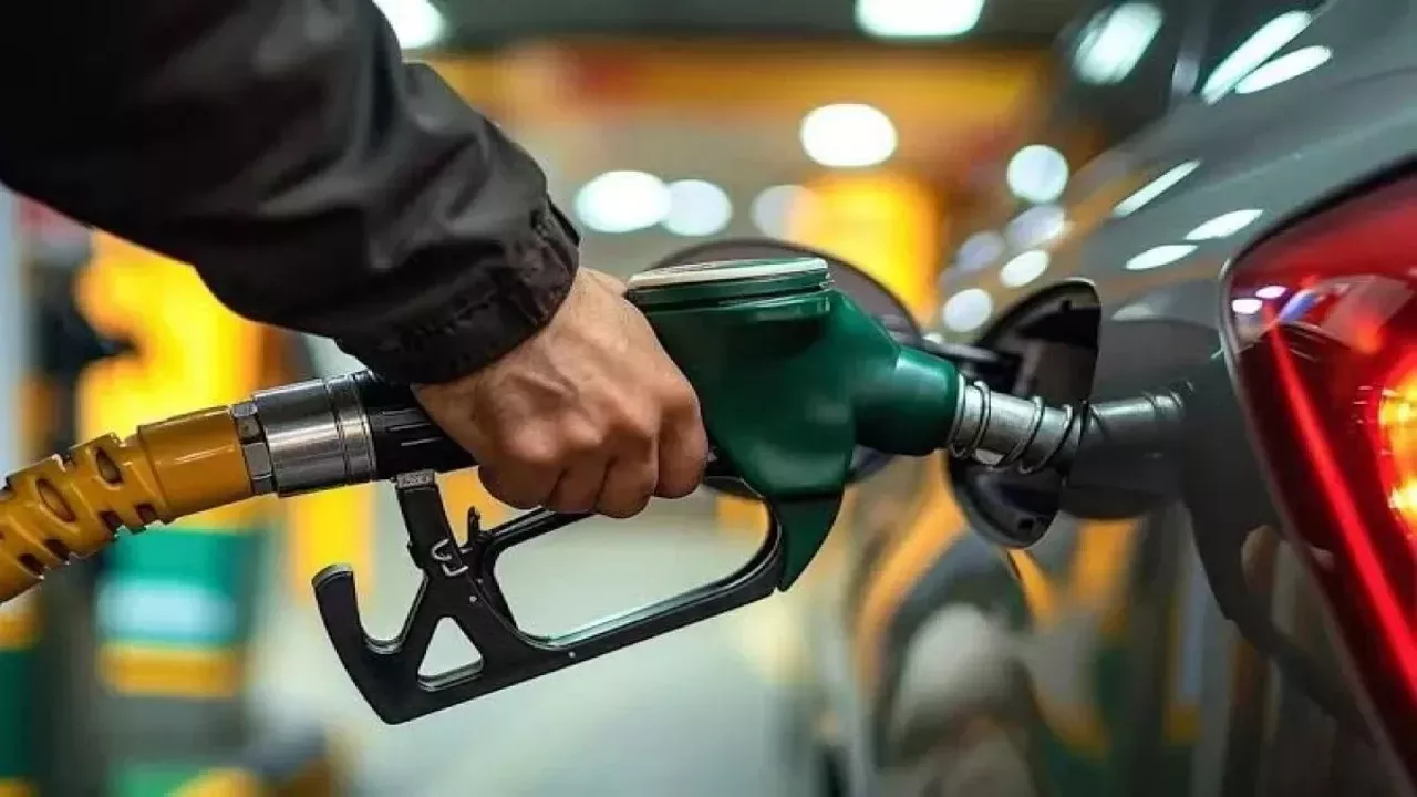 Benzin ve Motorine Zam Geldi Mi? Petrol Fiyatları Yükseldi, Gözler Akaryakıtta