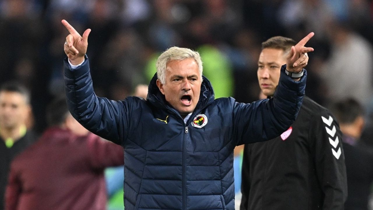 Mourinho Ayrıldı, Borsada FENER Hisseleri Uçuşa Geçti!