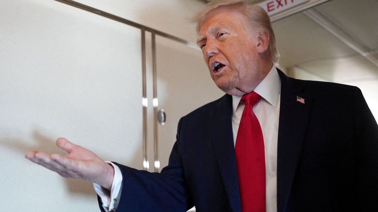 Trump, İran'a "Daha Kapsamlı ve Şiddetli" Saldıracaklarını Belirtti
