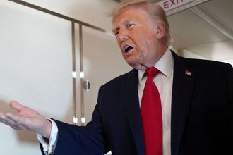 Trump, İran'a "Daha Kapsamlı ve Şiddetli" Saldıracaklarını Belirtti