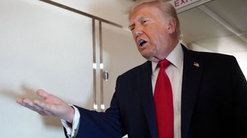 Trump, İran'a "Daha Kapsamlı ve Şiddetli" Saldıracaklarını Belirtti