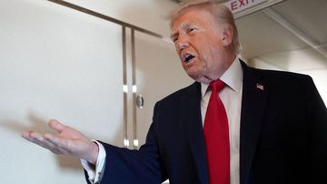 Trump, İran'a "Daha Kapsamlı ve Şiddetli" Saldıracaklarını Belirtti