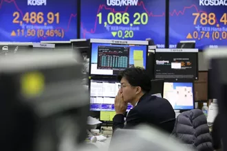 Teknoloji Rallisi Güney Kore Hisselerini Trump'ın Vergilerinden Korudu