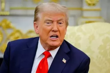 Trump'tan Yeni Tehdit: "İran'a Sert Bir Darbe İndireceğiz"